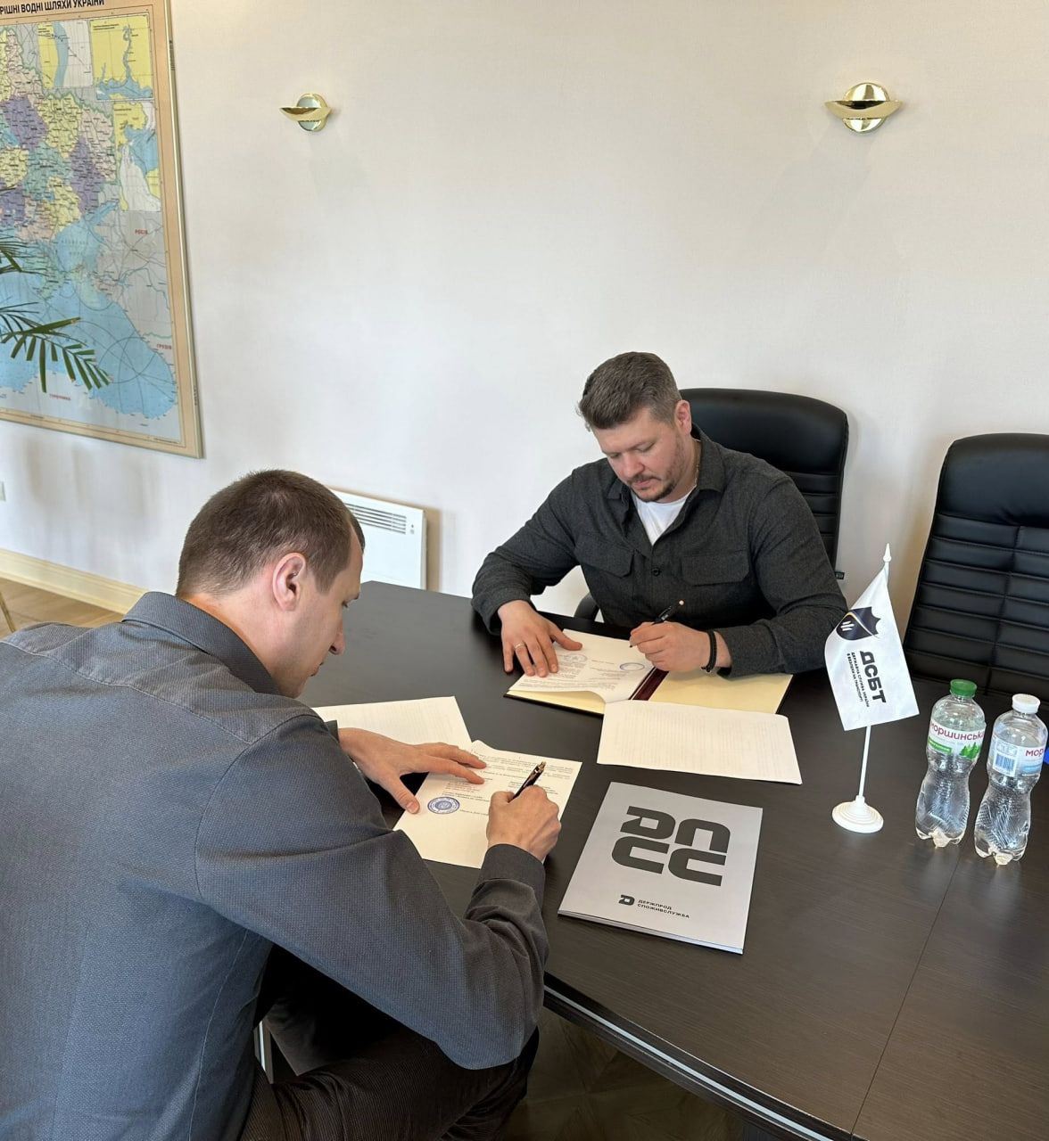 ukrtransbezpeka-ta-derzhprodspozhyvsluzhba-pidpysaly-memorandum-pro-spivrobitnytstvo-i-partnerstvo