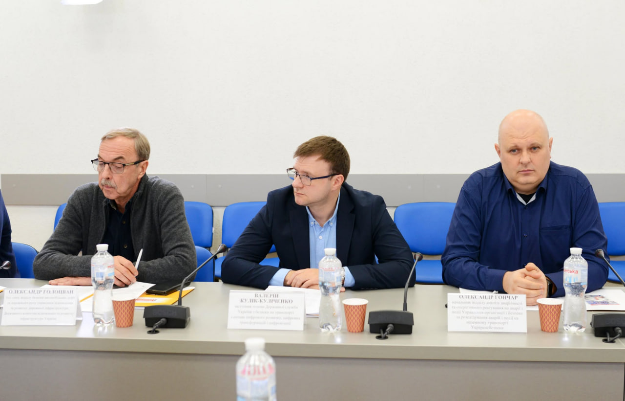 tyzhden-bezpeky-na-dorohakh-dsbt-kompleksno-pratsiuie-nad-zmenshenniam-avariinosti-ta-vprovadzhenniam-novykh-standartiv-bezpeky